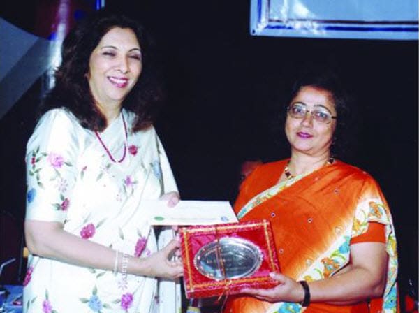 Dedicated Teachers Award - H R College of Commerce and Economics